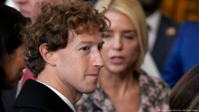 AI buildup: How Big Tech chases the technology's best brains – DW ...