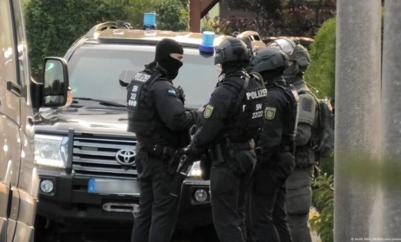 Bavarian police arrest far-right Reichsbürger suspects – DW – 08 ...