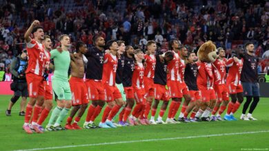 Bayern Munich send message with Bundesliga at crossroads – DW – 08 ...