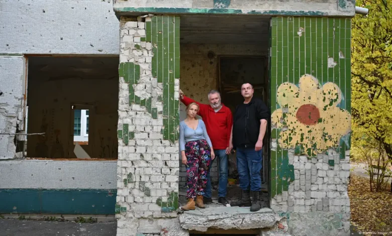 Czech film highlights Ukraine war conspiracy theories – DW – 08/23 ...