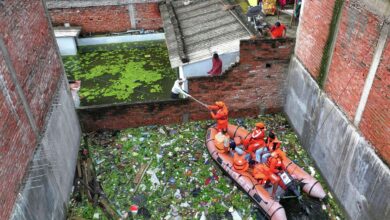 Flash floods kill at least 4 and trap others under debris in ...
