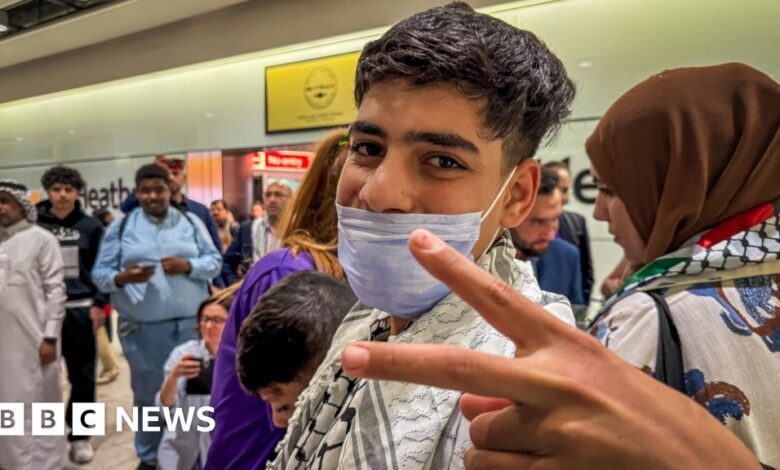 Gazan boy first to be treated in UK for war injuries