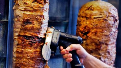 Germany updates: Döner price fears skewered after wage deal – DW ...