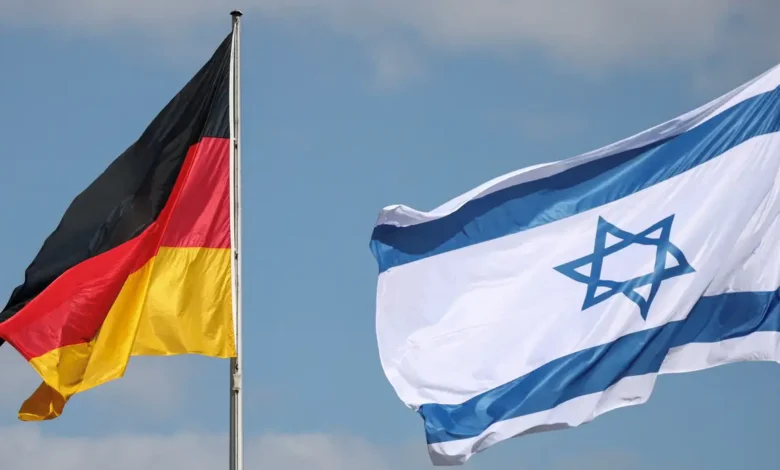 Germany's Merz defends partial weapons halt to Israel – DW – 08/10 ...