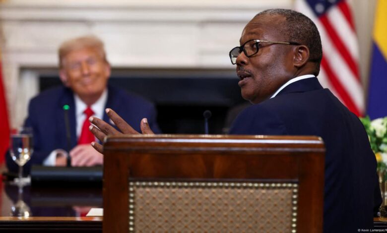 Guinea-Bissau cracks down on foreign media as elections near – DW ...