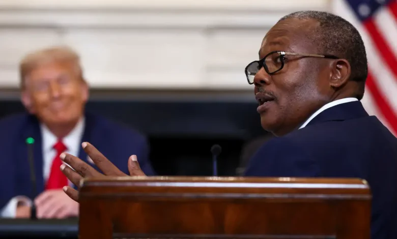 Guinea-Bissau cracks down on foreign media as elections near – DW ...