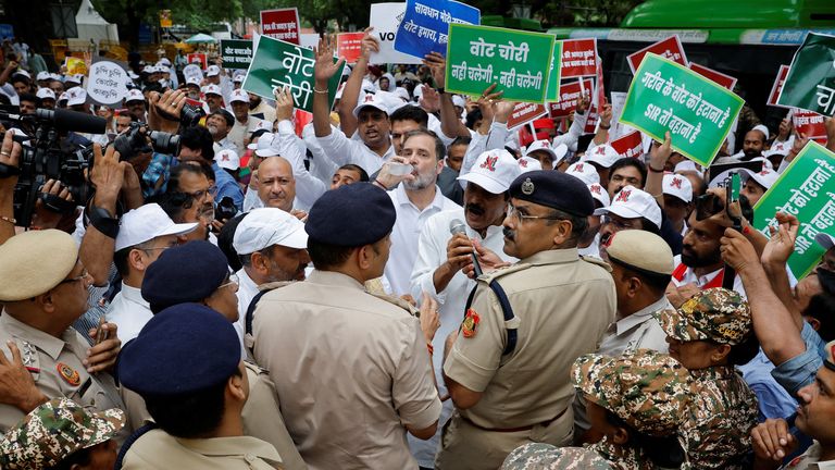 Police Detains INDIA Bloc MPs Rahul Gandhi, Priyanka Gandhi