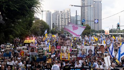 Israel pushes ahead with Gaza City invasion despite protests – DW ...