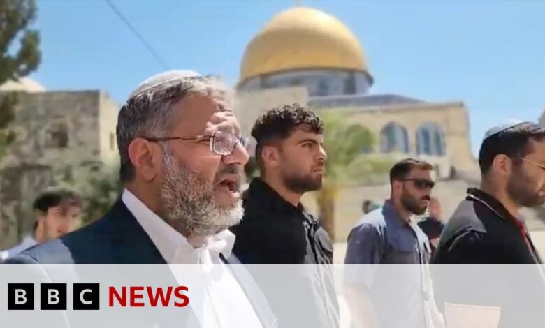Israeli minister sparks anger by praying at sensitive Jerusalem holy site |  BBC News