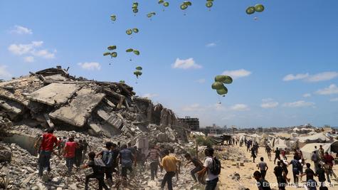 Middle East: Arab nations decry Israel's new Gaza City plan – DW ...