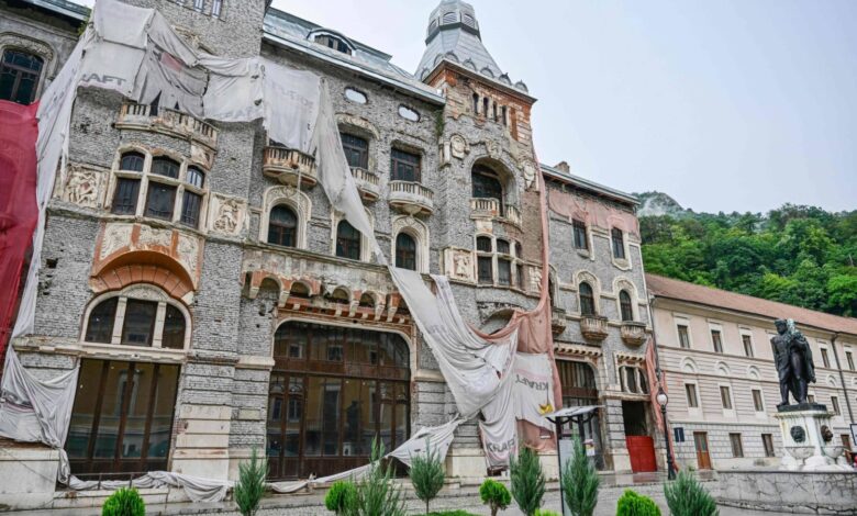 The volunteers battling to save Romania's famed thermal baths ...