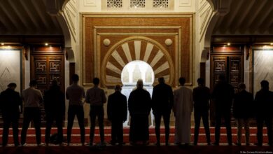 Spain ombudsman probes town's ban on Muslim celebrations – DW – 08 ...