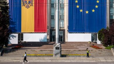 Stay West: EU leaders urge Moldova to steer clear of Russia – DW ...