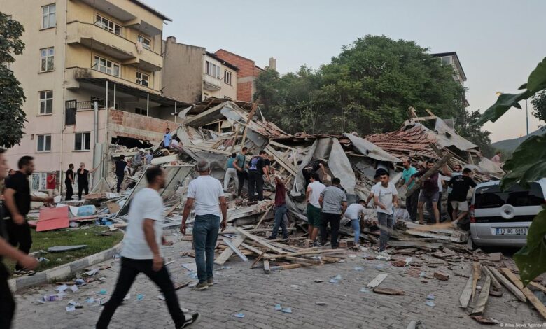 Turkey: 6.1 magnitude earthquake kills 1 in Balikesir – DW – 08/11 ...