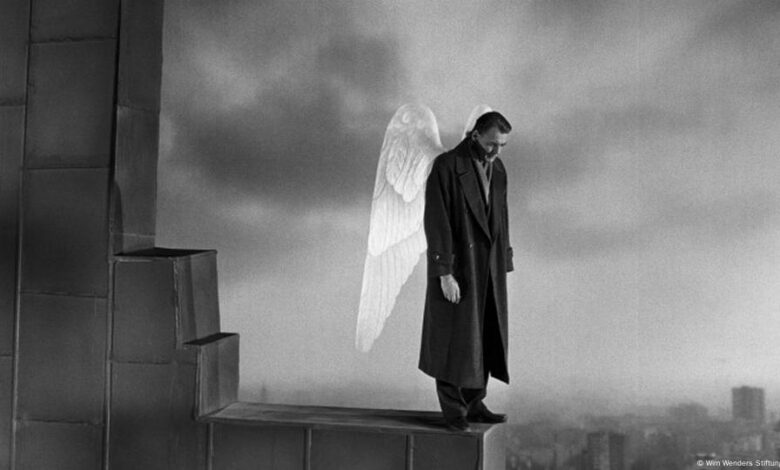 Wenders' masterpiece revives divided Berlin 30 years on – DW – 05 ...