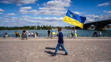 Will young Ukrainians return with borders open again? – DW – 08/30 ...