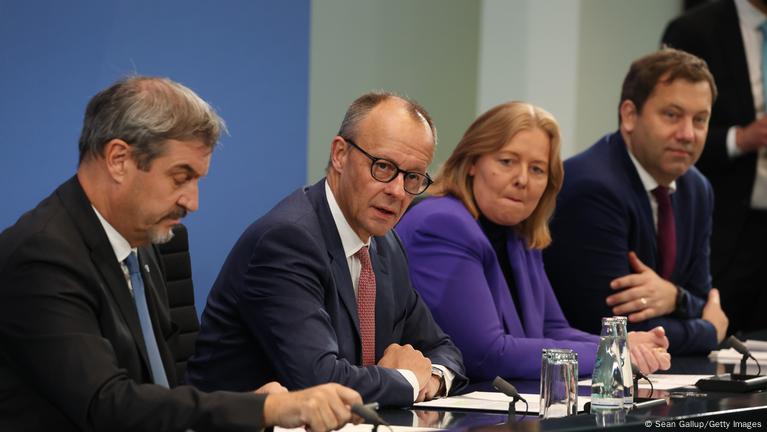 Germany news: Government presents raft of reforms – DW – 10/09/2025