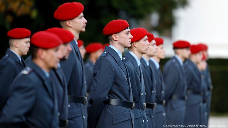 Germany: Military chief wants draft checks for all young men – DW ...