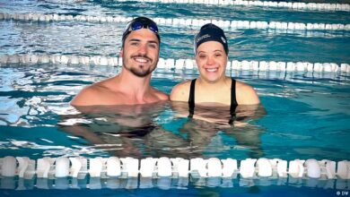 Italy: The unexpected pair competing in artistic swimmng
