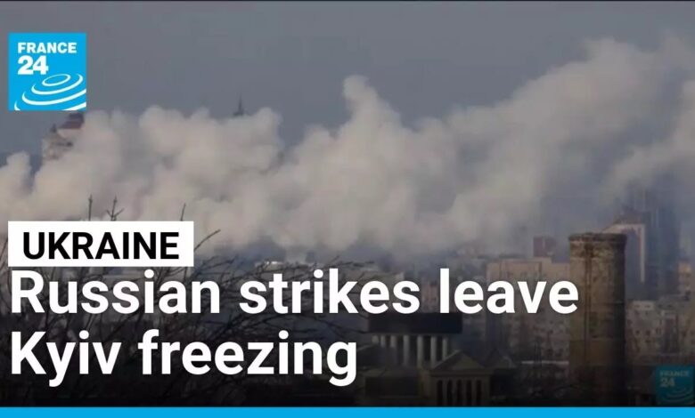 Kyiv residents endure freezing cold after Russian strikes knock out power •  FRANCE 24 English